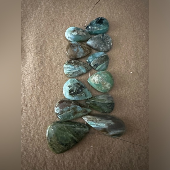 Peruvian opal beads, top drilled and side drilled available - Picture 1 of 3